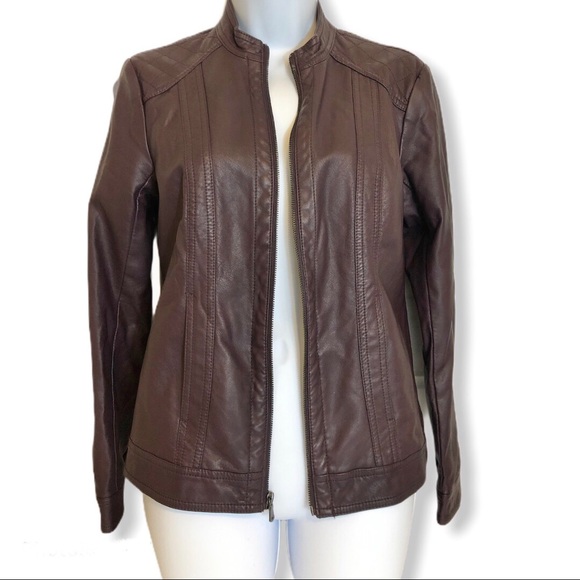 Roz & Ali Jackets & Blazers - Roz & Ali Faux Biker classic Leather Jacket size quilted shoulder design Small